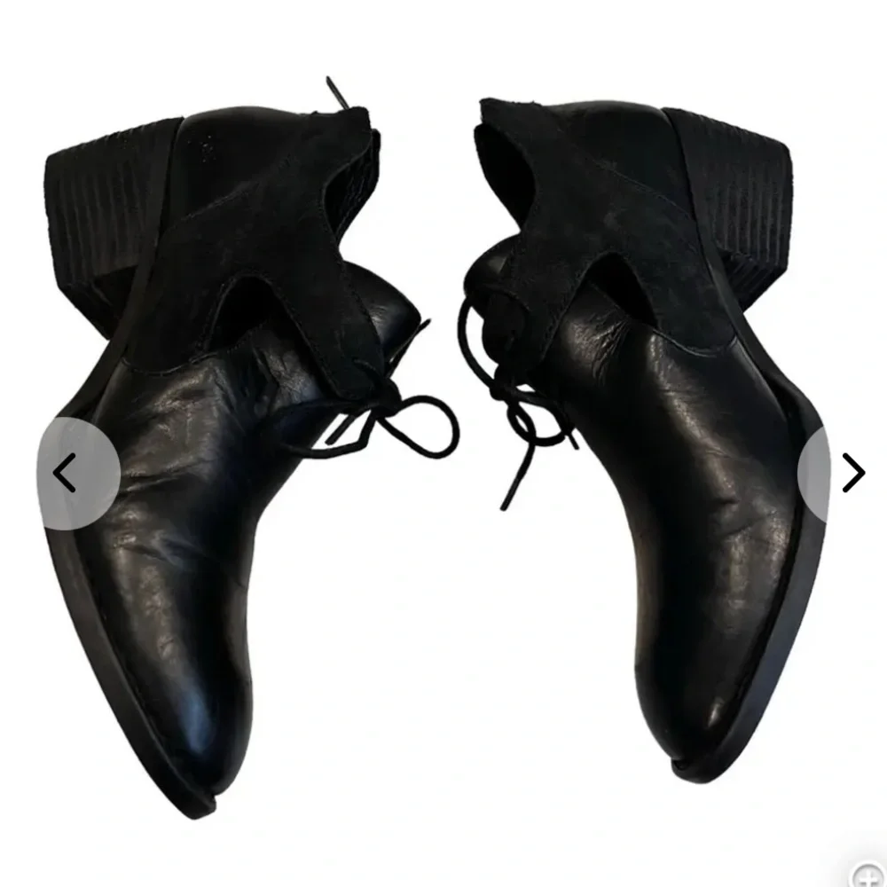 Born Celia Cutout Black Leather Booties, Sz:9.5